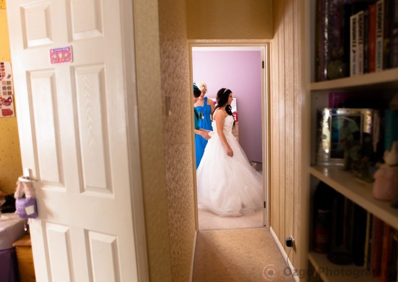 Ozgo Wedding Photography - Bride getting ready