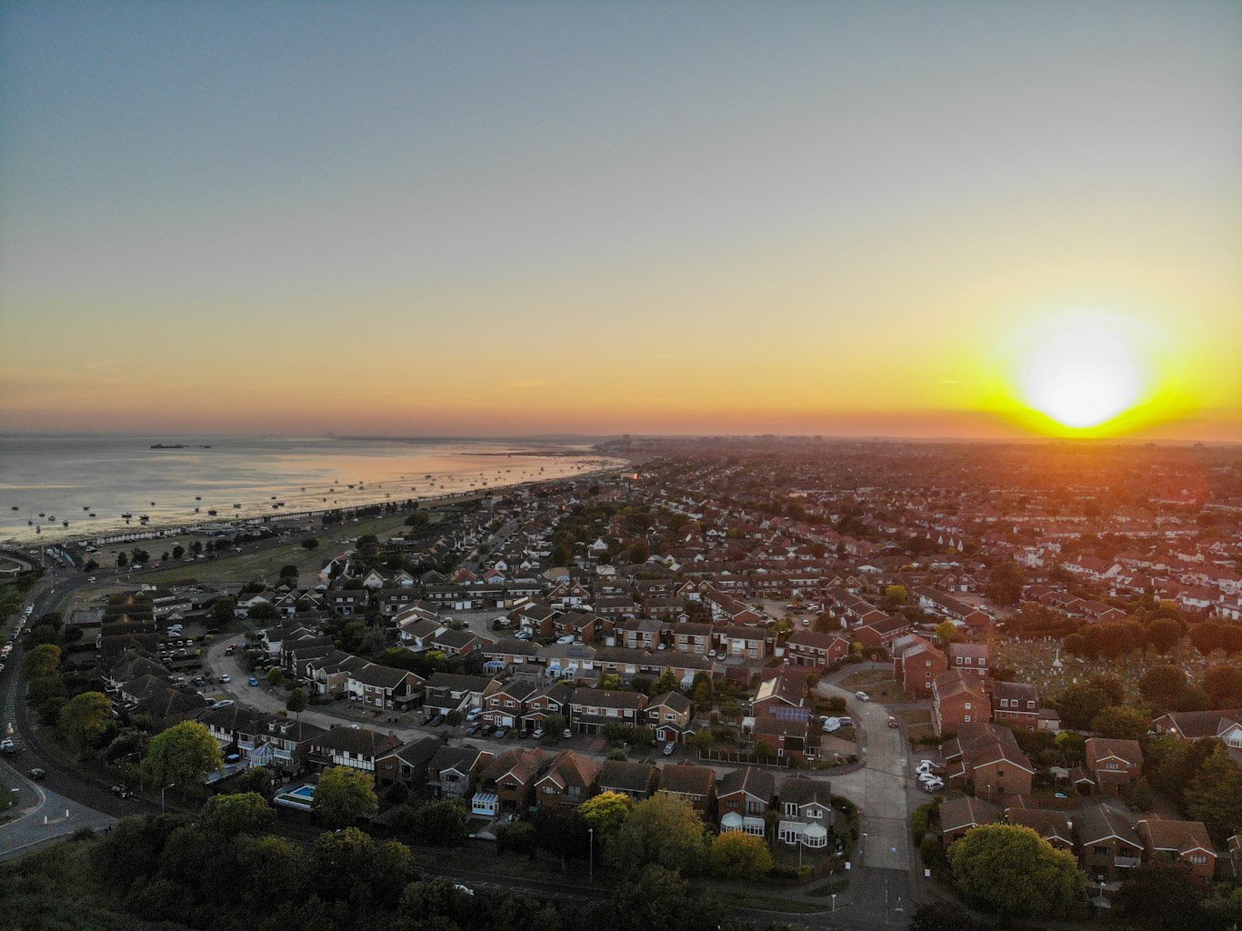 1772020 Thorpe Bay at Sunset Ozgo Productions